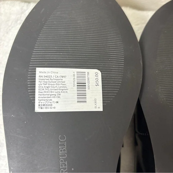 GAP Womans Black Slip-On Loafers